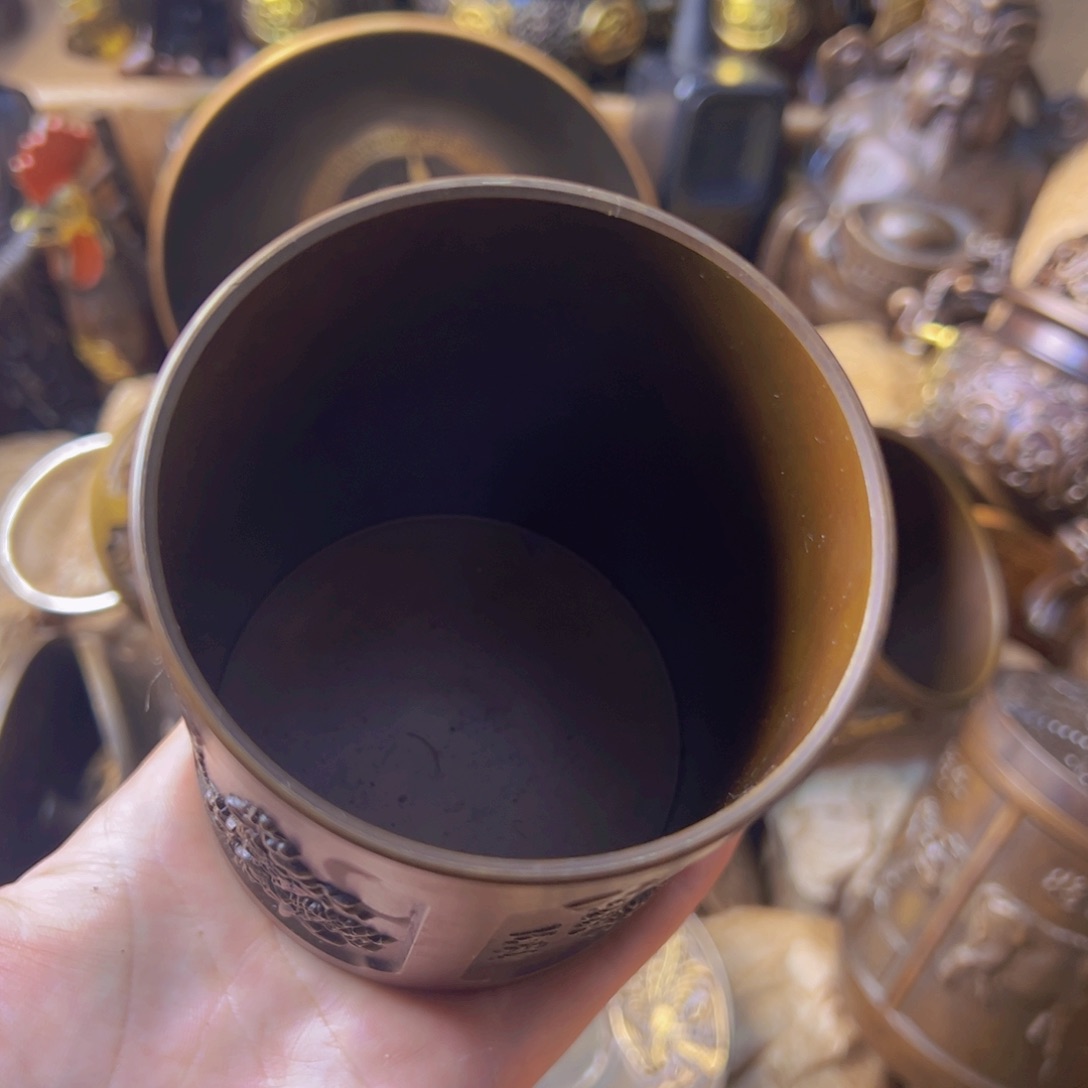 原矿风磨铜笔筒一个