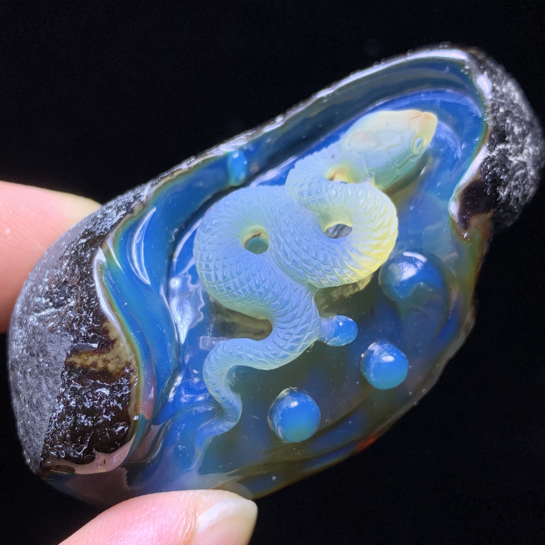 缅甸琥珀蓝血原皮灵蛇22.5克