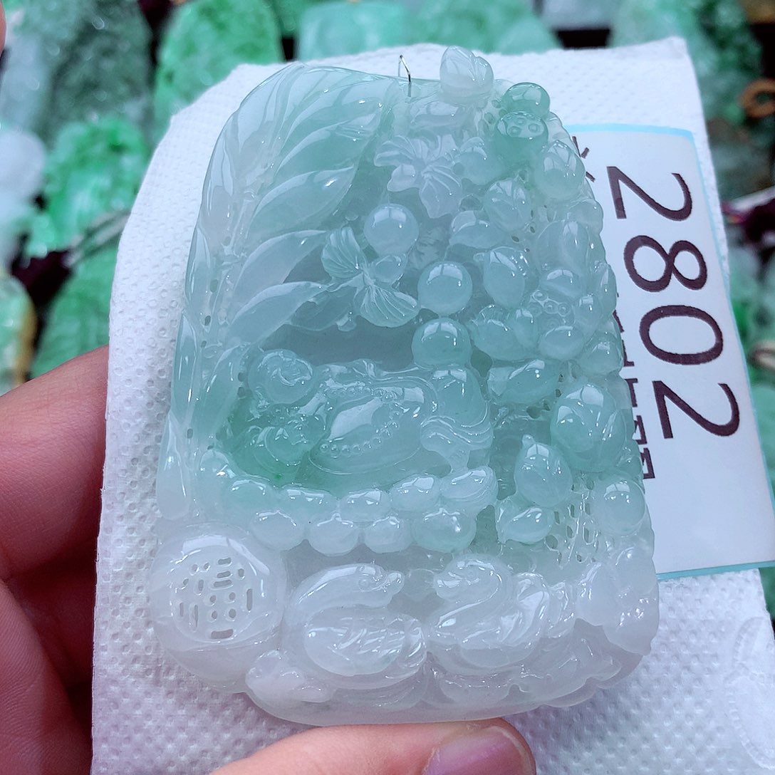 吊坠(不含链)未镶嵌翡翠