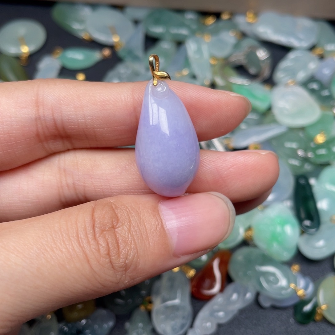 翡翠颈饰18K金镶嵌翡翠