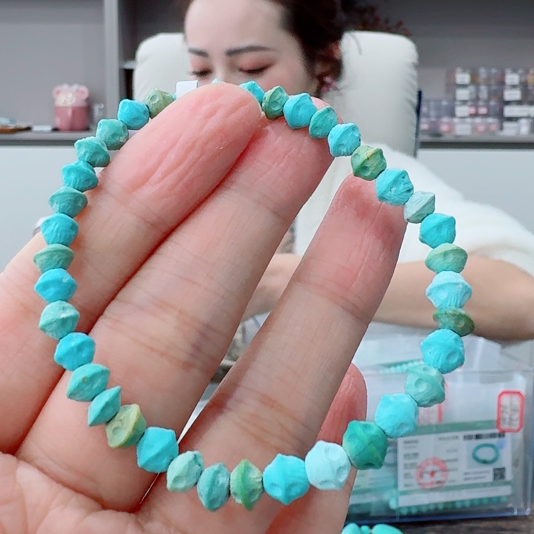 未镶嵌绿松石珠宝奇石