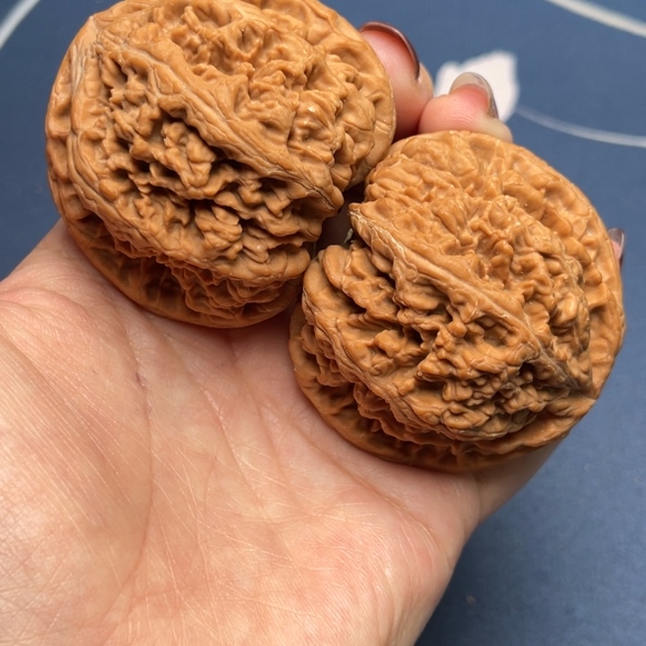 文玩核桃把件粗筋49