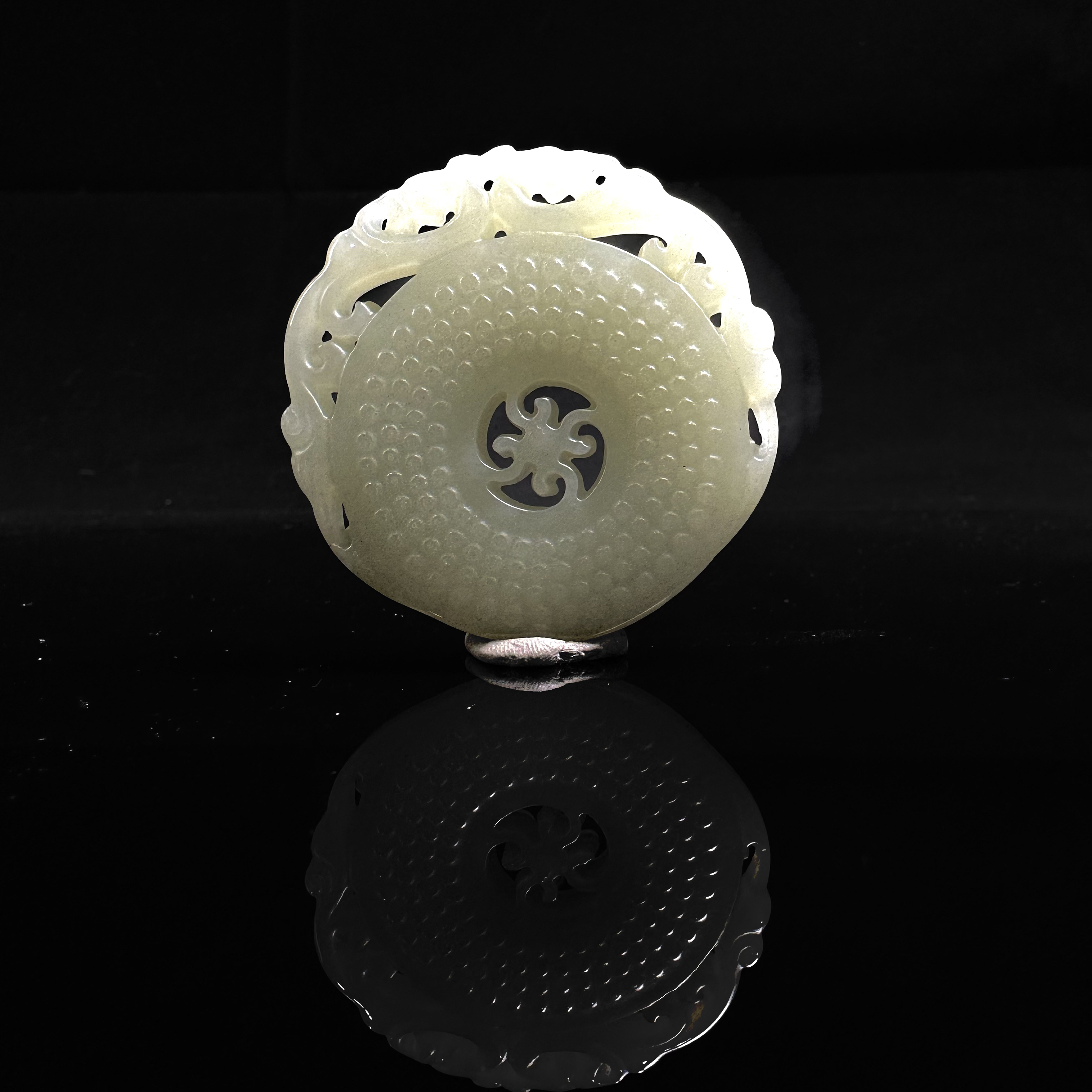 和田玉必定成龙白玉佩（712416）