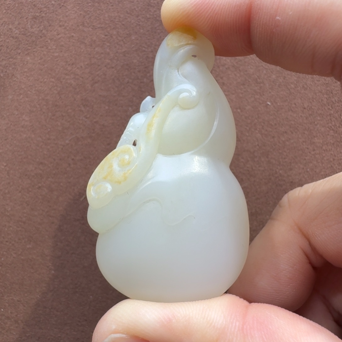 和田玉未镶嵌把件