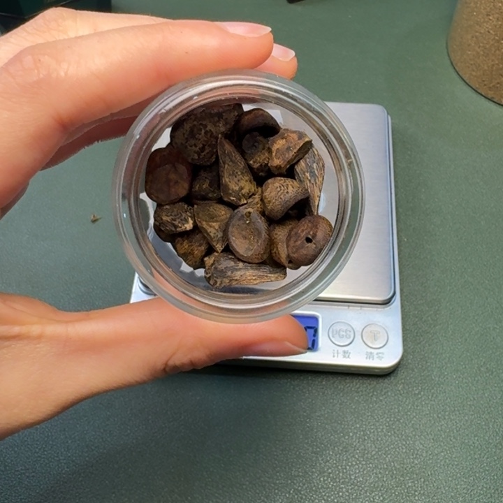 沉香手把件一**欢海南绿棋树丁老料20.9克