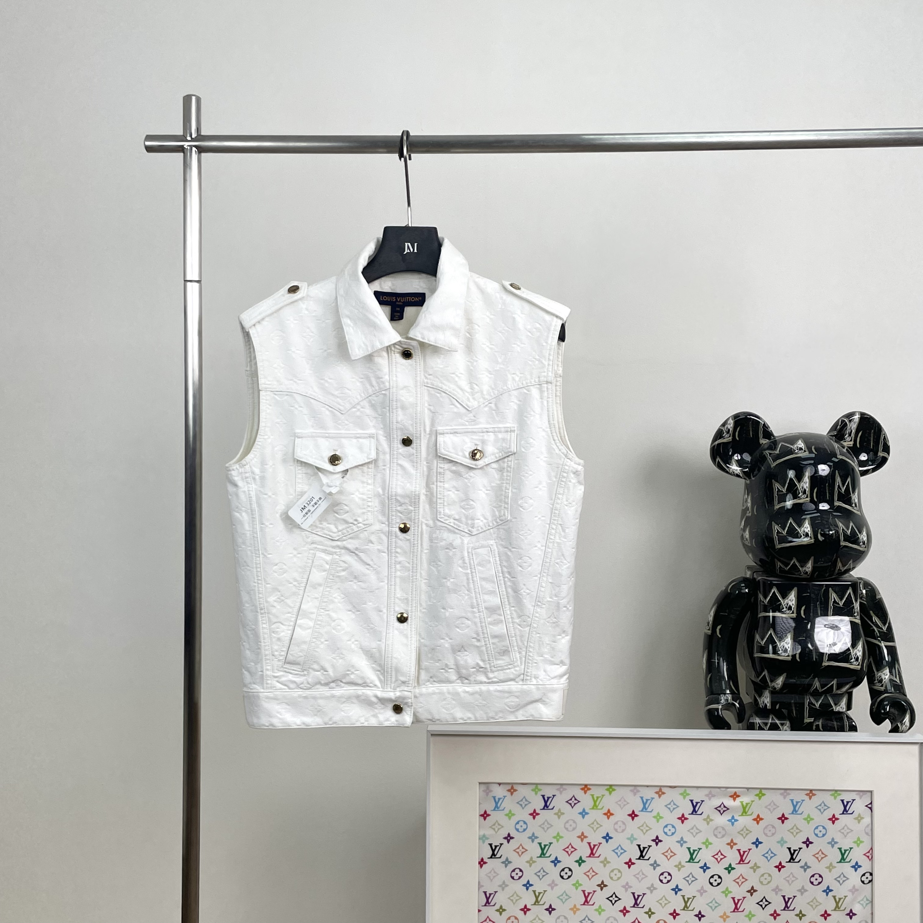 99新 LouisVuitton/路易威登 3201/Logo压花单排扣直筒无袖外套