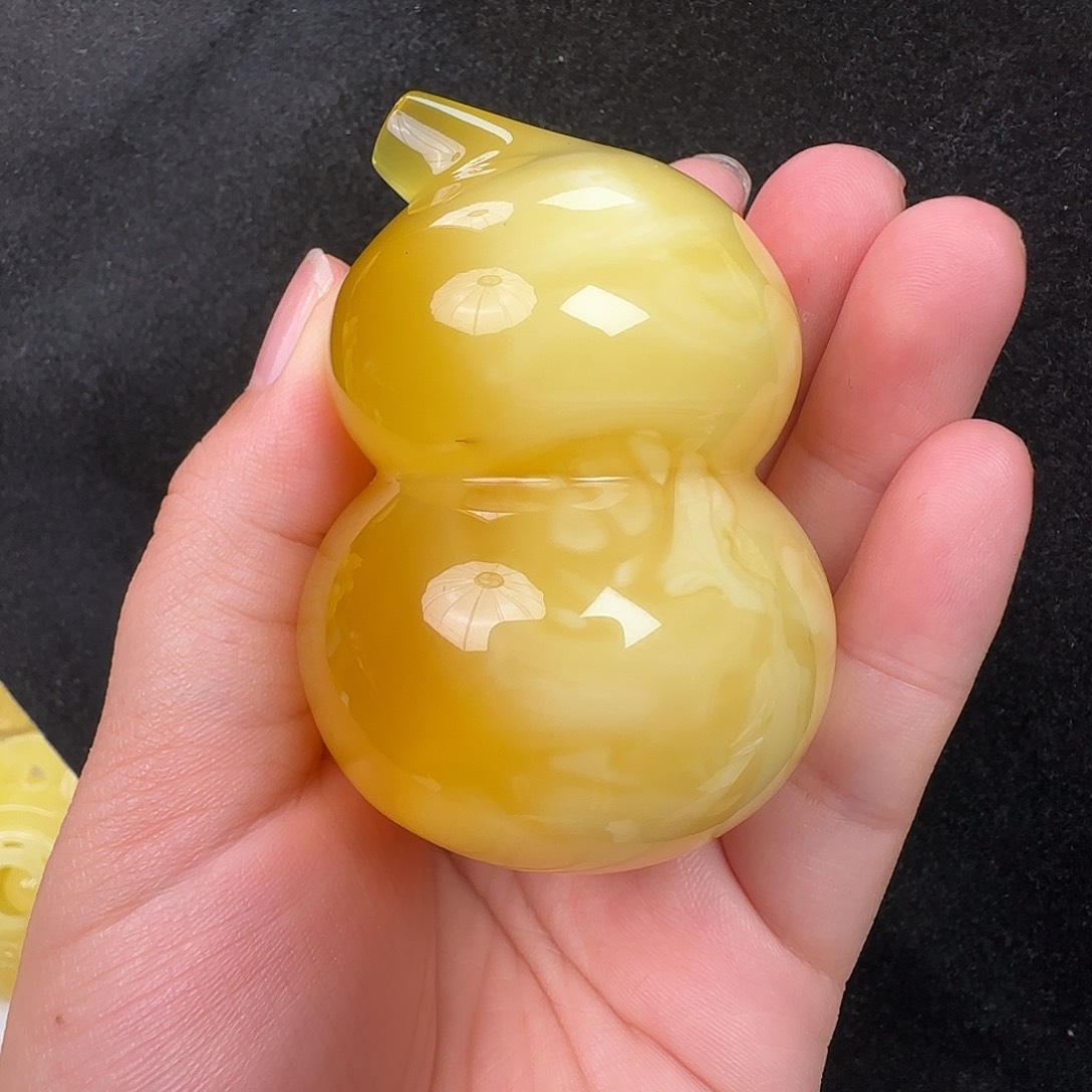 蜜蜡未镶嵌珠宝奇石