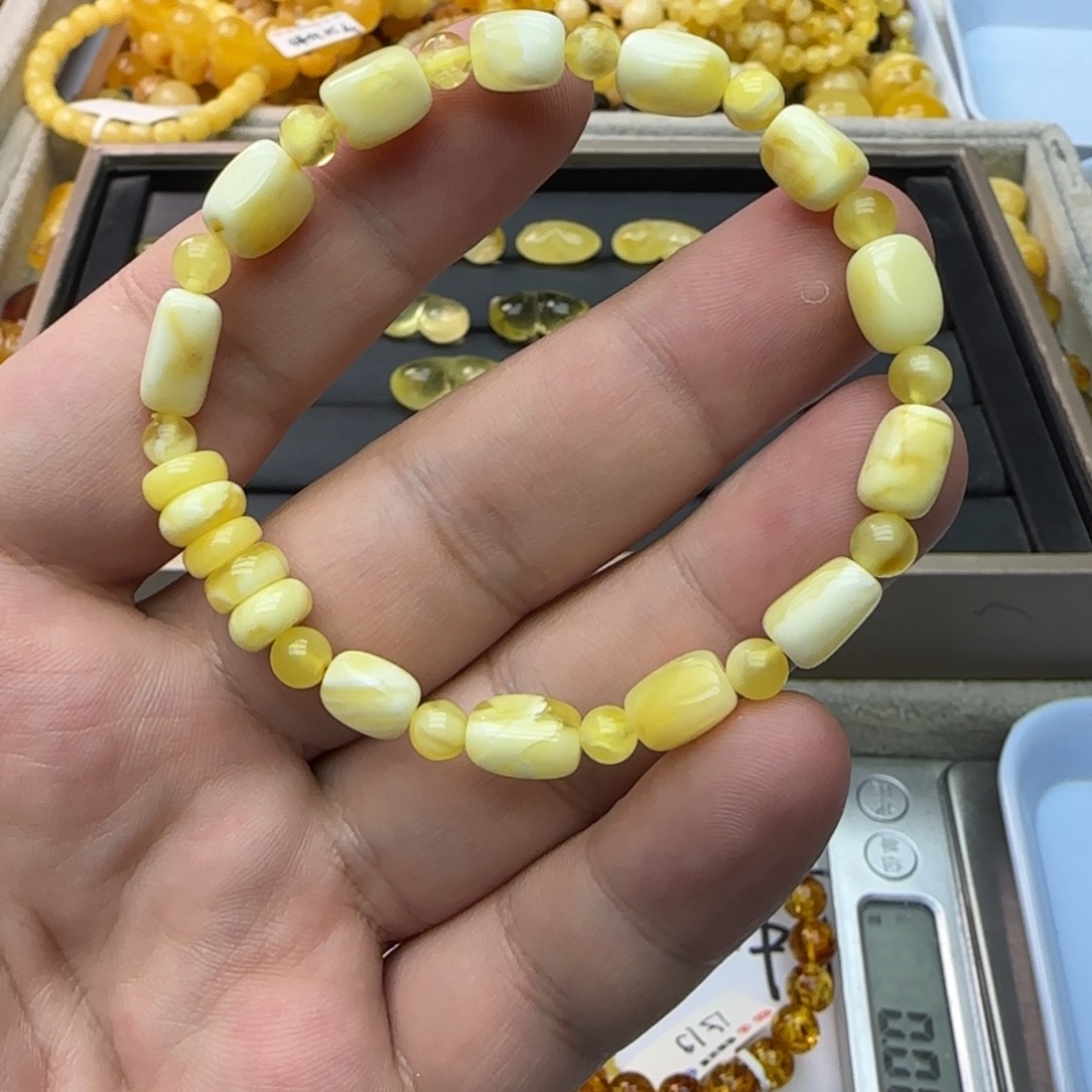 琥珀未镶嵌裸石5.19克