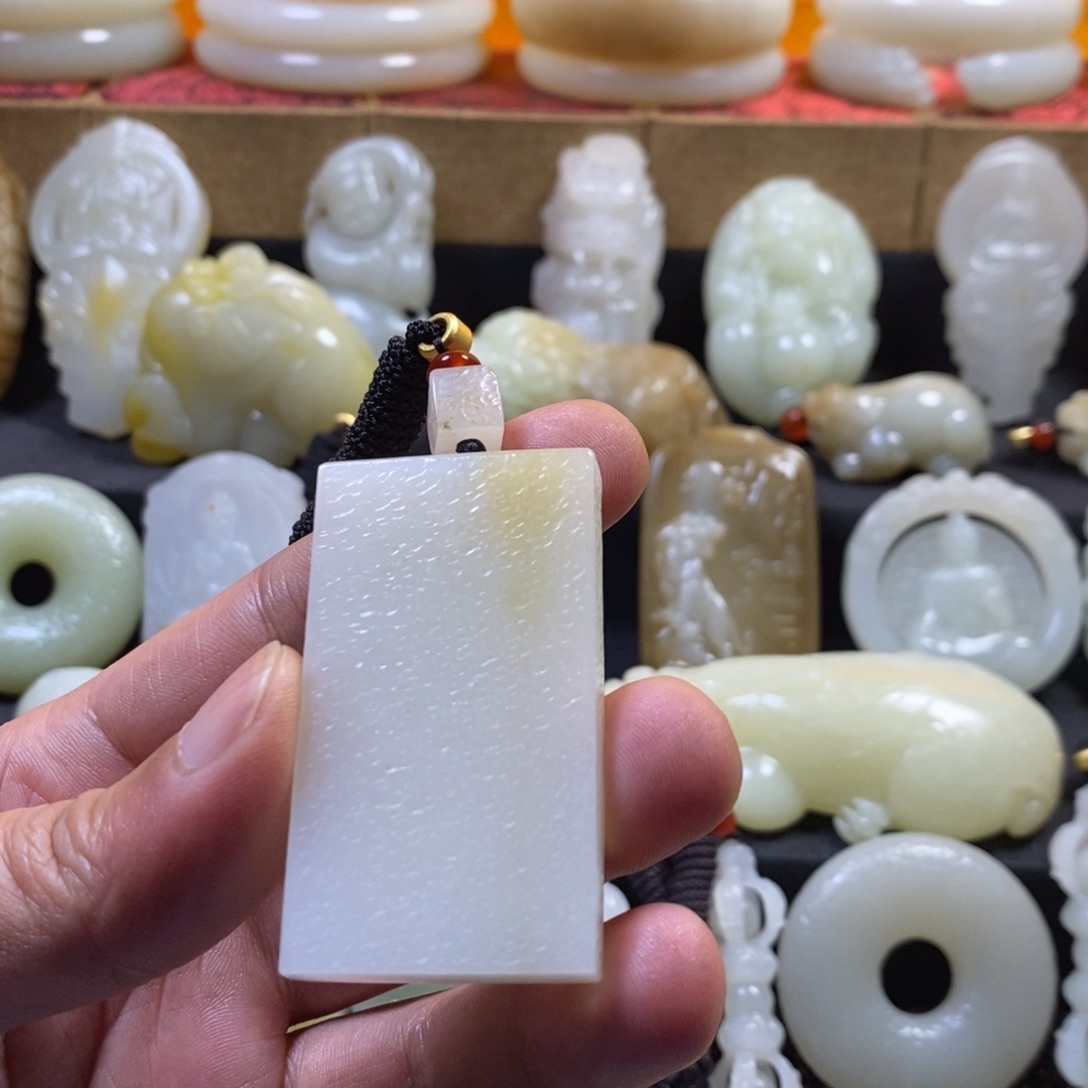 和田玉（糖玉）未镶嵌挂件