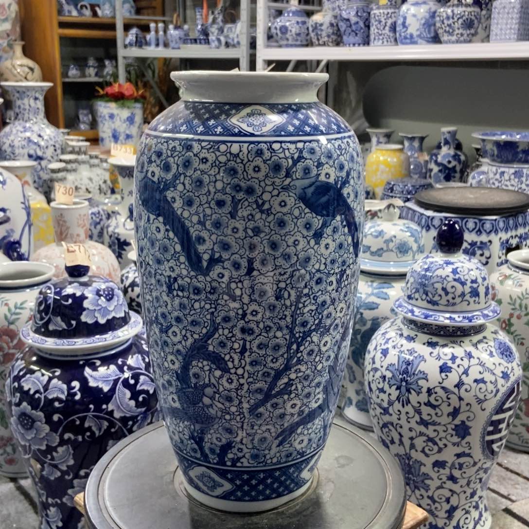 摆件花瓶手绘釉下彩