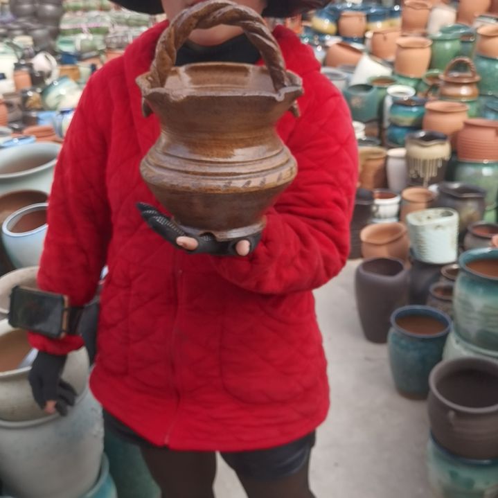 红陶瑕疵一个盆子