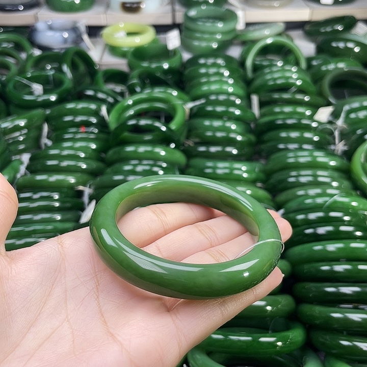 未镶嵌手镯和田玉（碧玉）