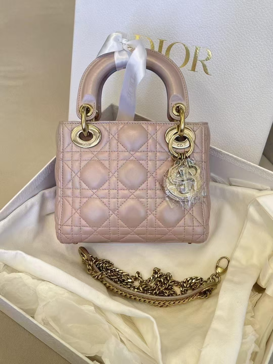 99新 DIOR/迪奥 GGS迪奥戴妃三格珠光粉金扣羊皮/70322691