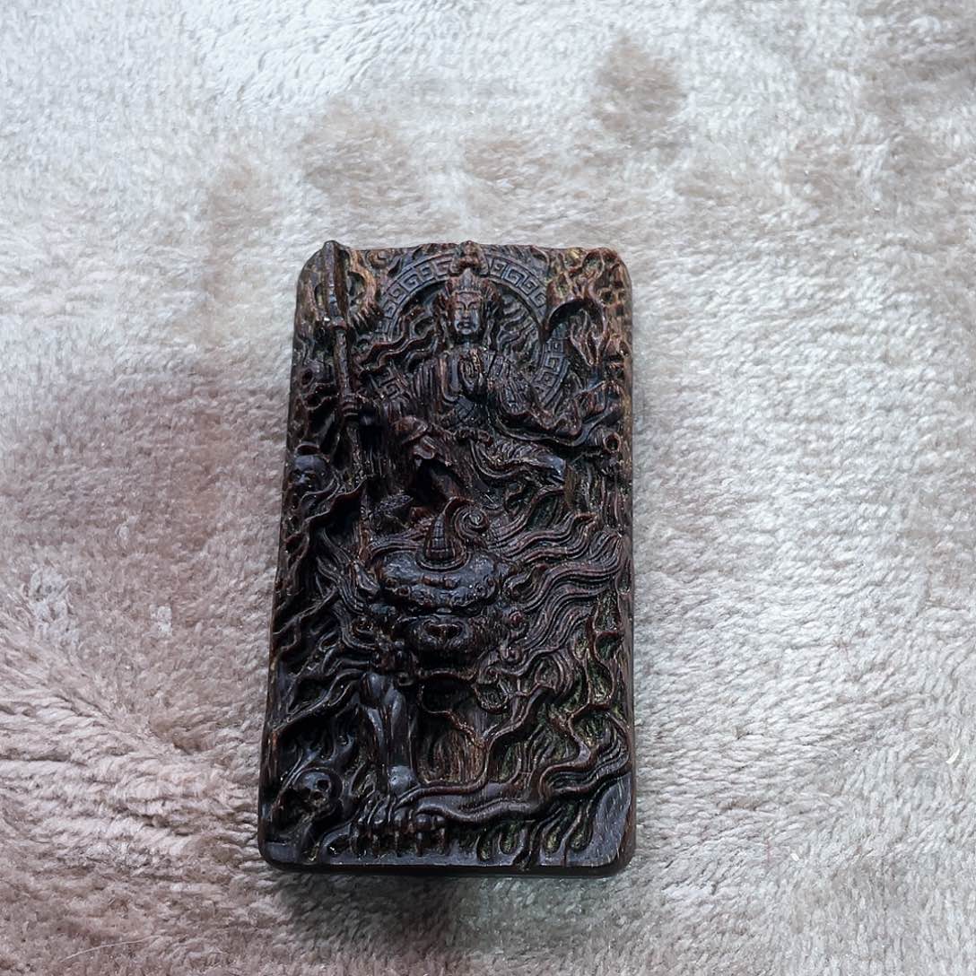 【闪购商品】沉香木吊坠目***_越南富森红土沉香