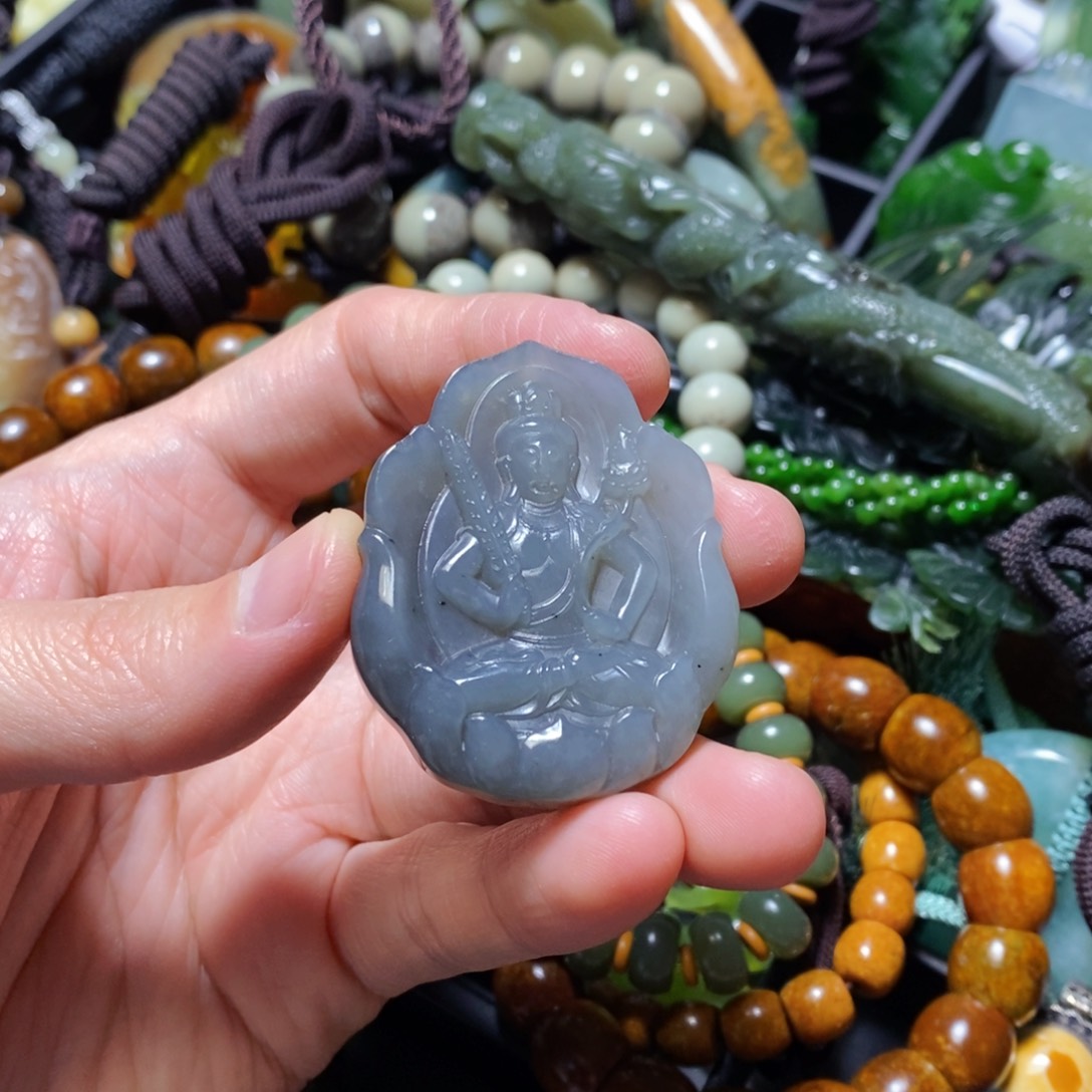 蛇纹石玉未镶嵌颈饰