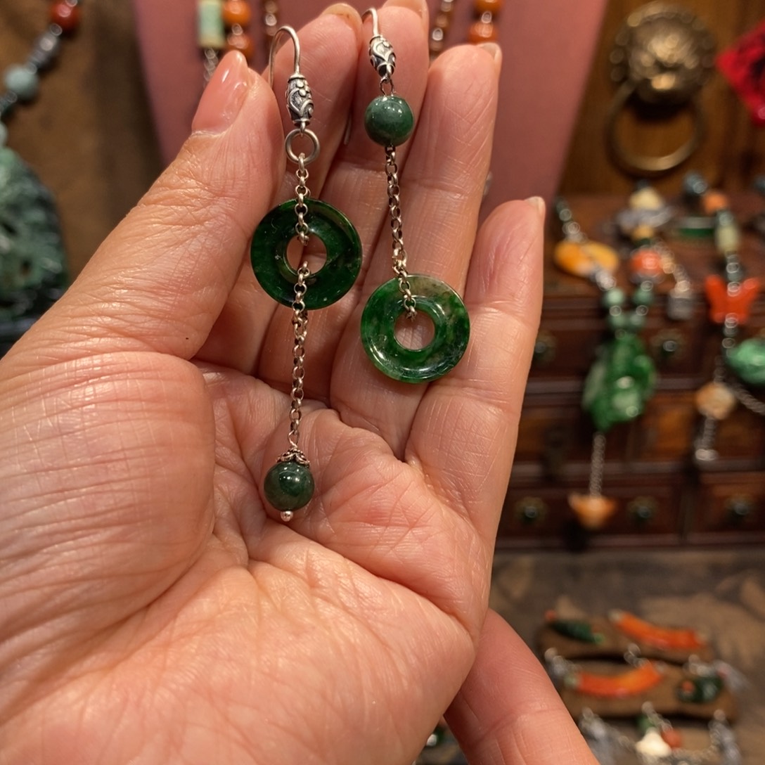 翡翠吊坠(赠链)未镶嵌