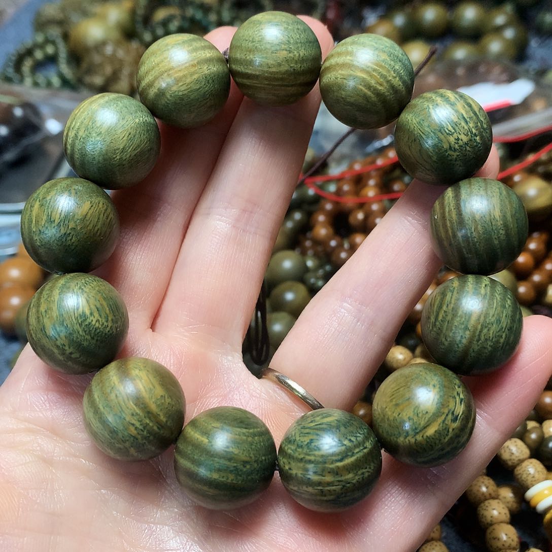 维腊木（绿檀）吊坠秋*华1.8水波纹高油高密