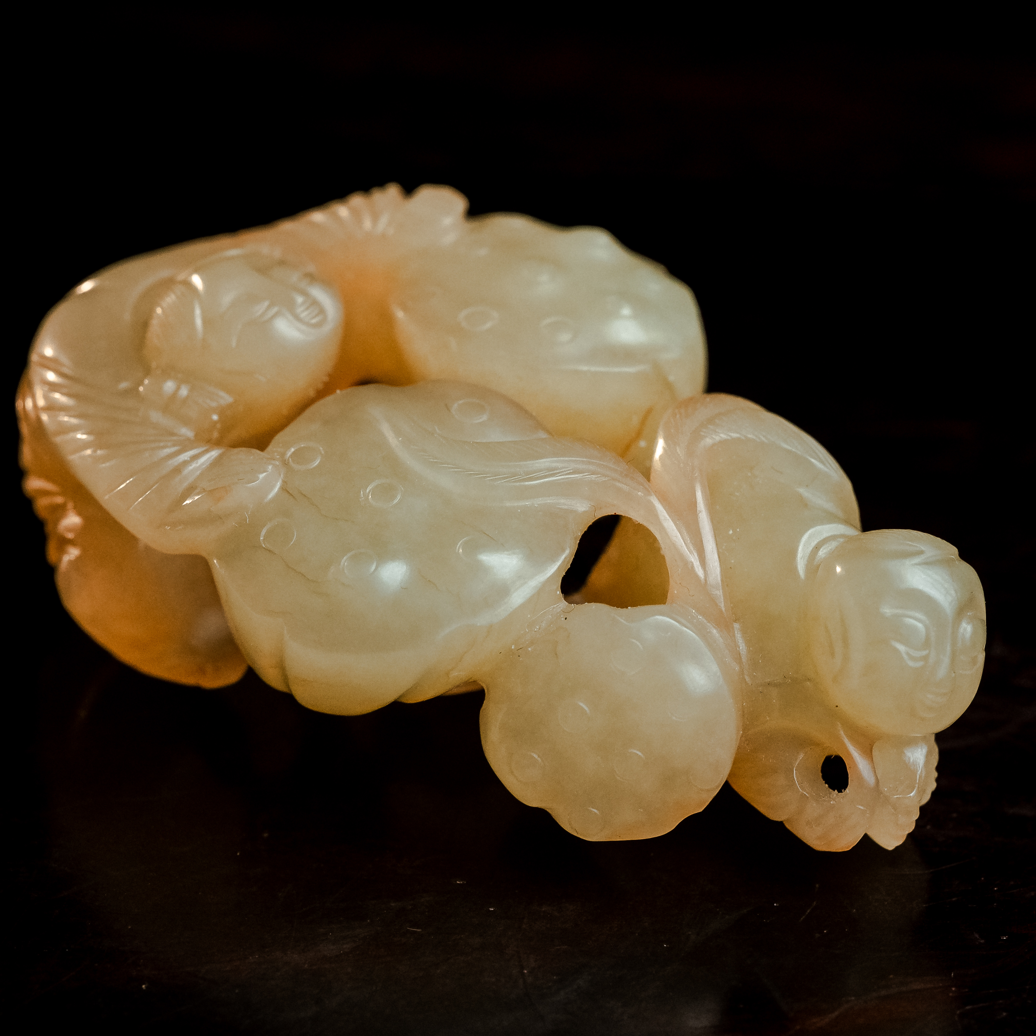 清代和田玉喜事连连把件