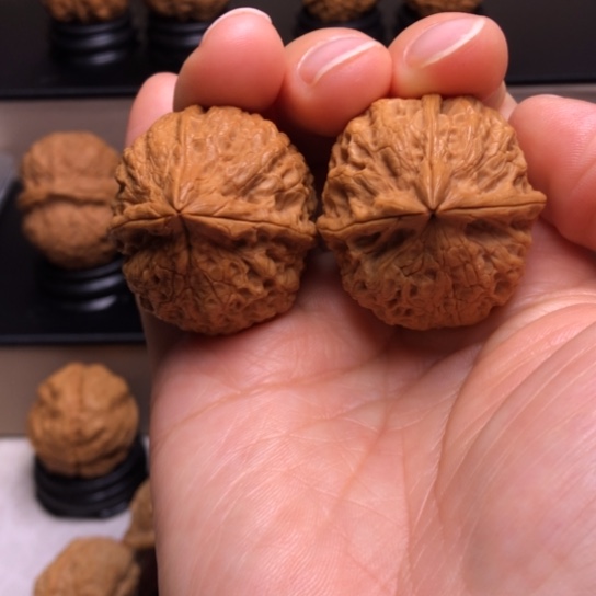 文玩核桃把件寿桃三楞29