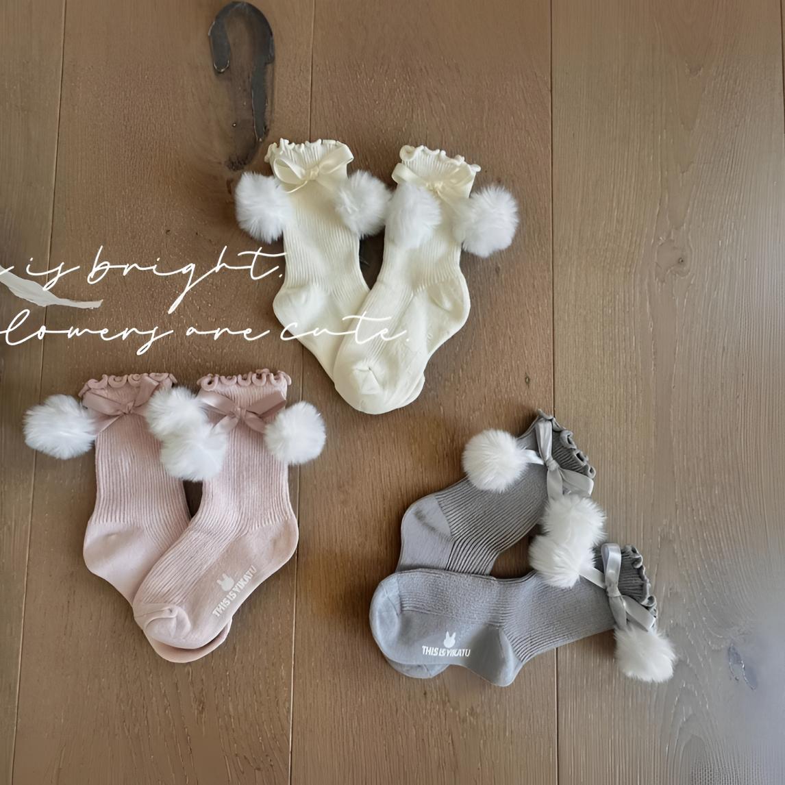 Yikatu伊卡兔儿童袜子2025秋款新款可爱毛球短袜日系秋冬冬季棉袜