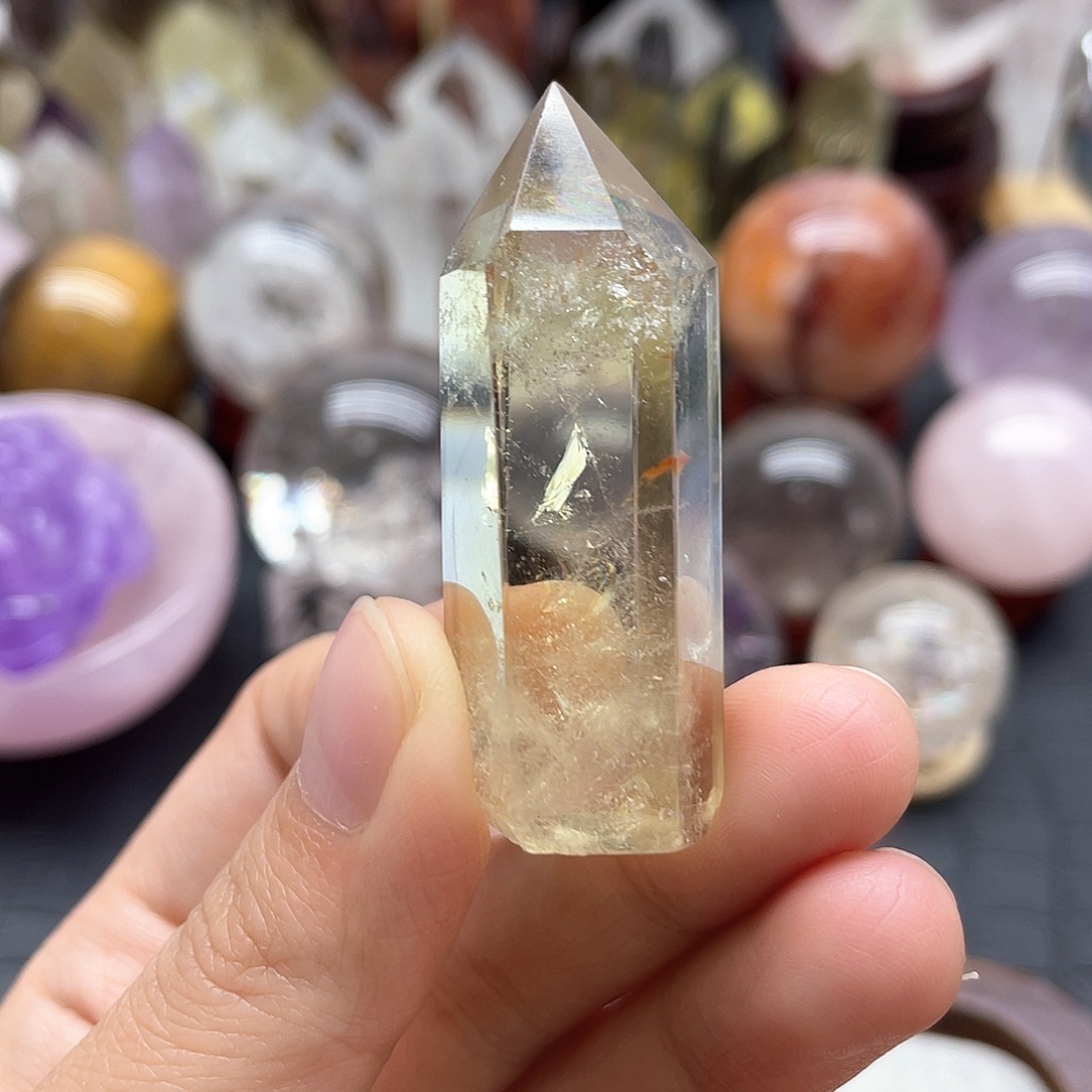 水晶珠宝半成品未镶嵌98黄水晶柱