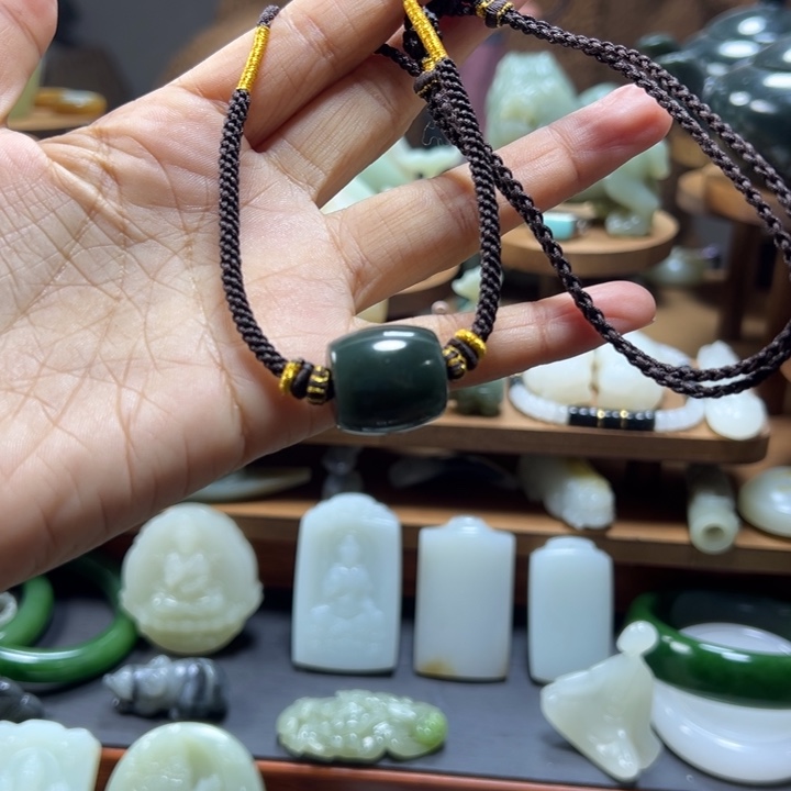 颈饰未镶嵌和田玉相***歌