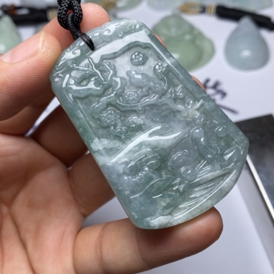 翡翠未镶嵌颈饰翡翠