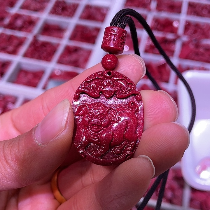 天然辰砂紫金砂猪生肖牌吊坠