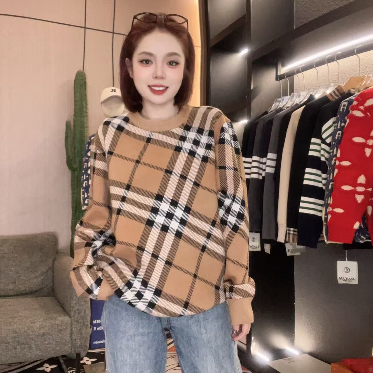 2024欧货时尚秋季潮流时尚百搭经典格纹针织衫男士轻奢毛衣