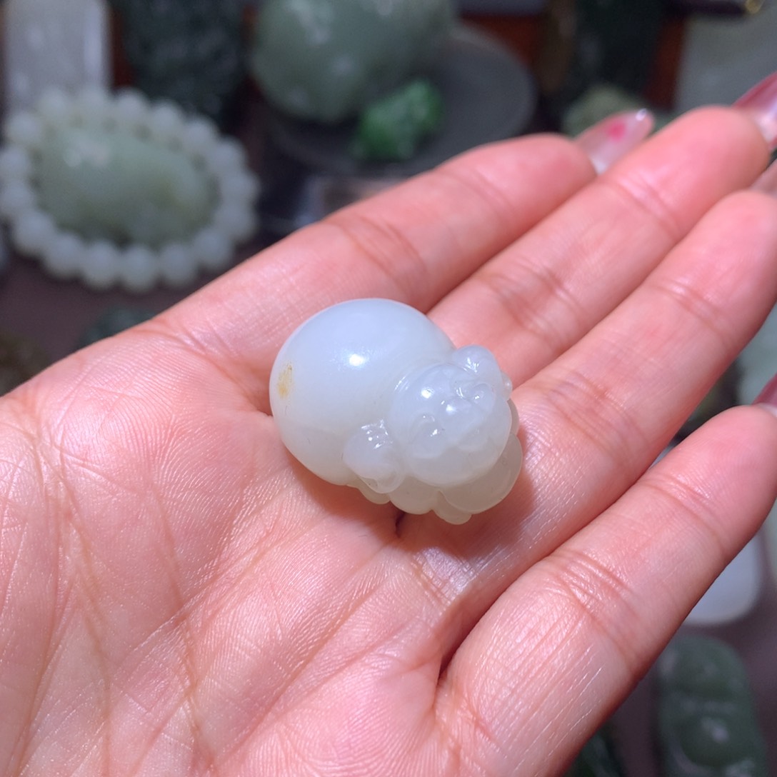 颈饰未镶嵌和田玉阳**照