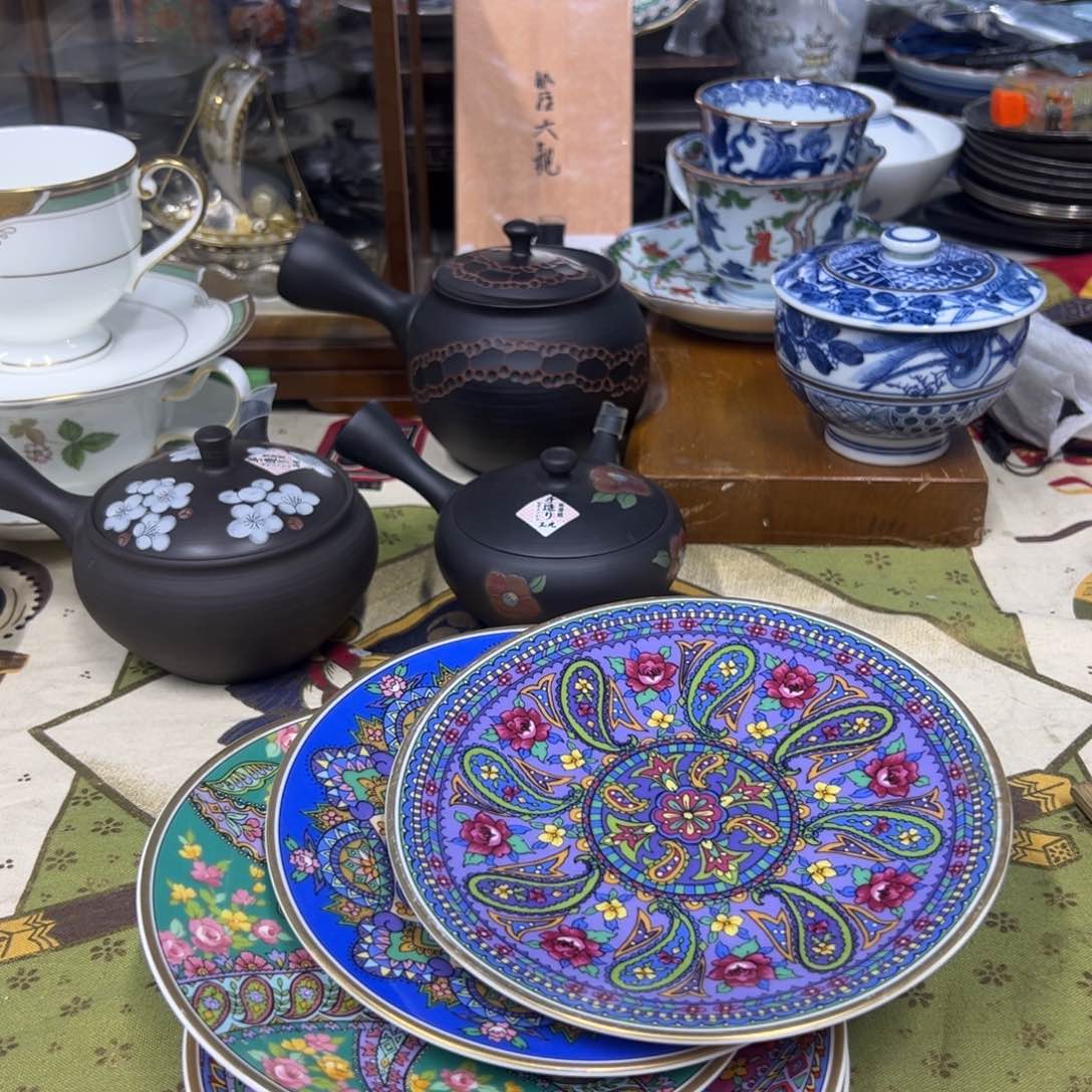 鸣海陶瓷有限公司是