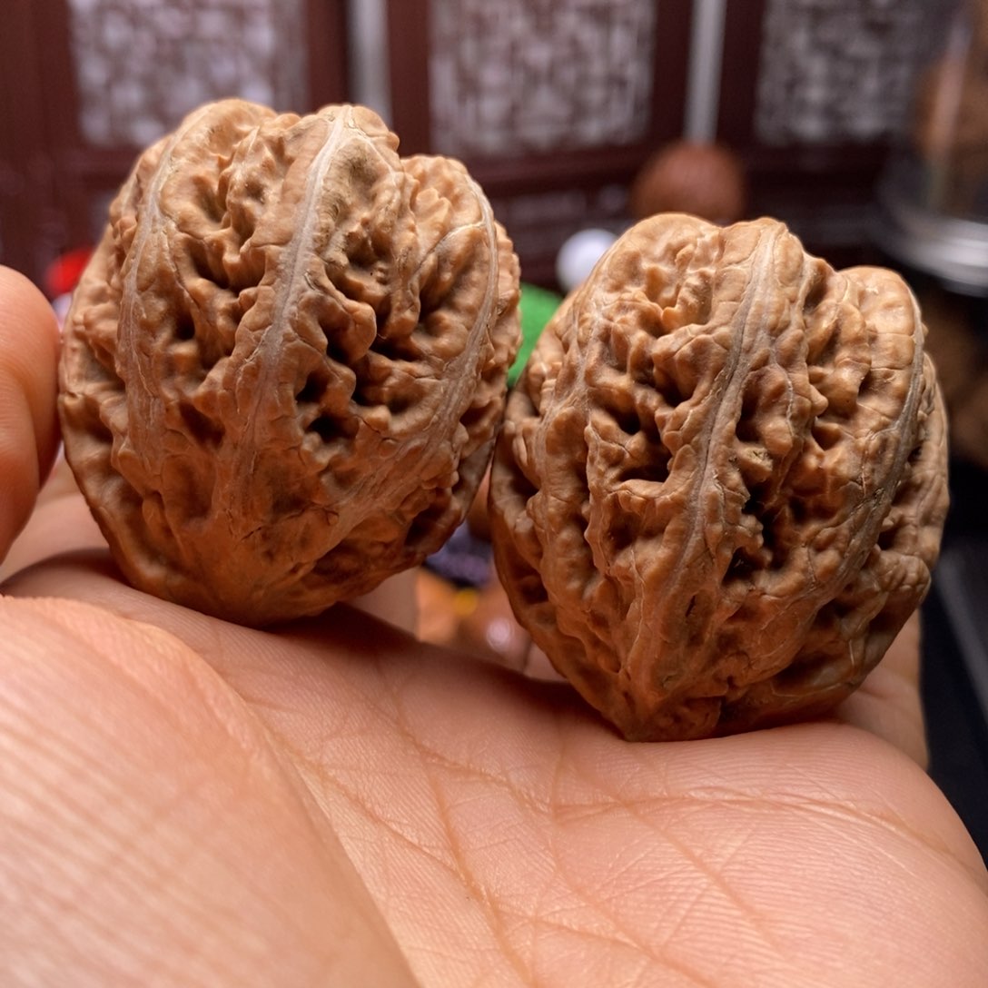 文玩核桃把件核桃191W红阴瑕疵