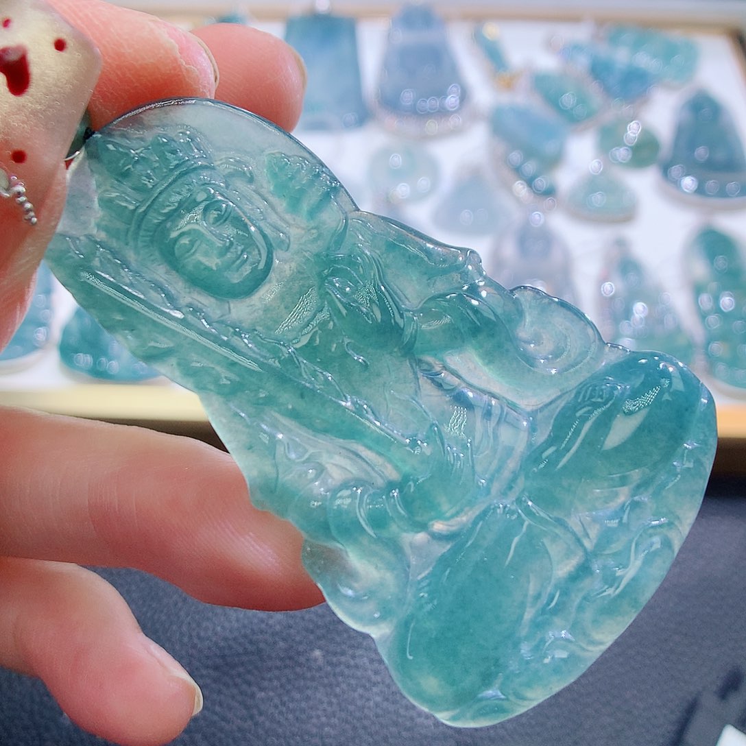 翡翠颈饰未镶嵌翡翠