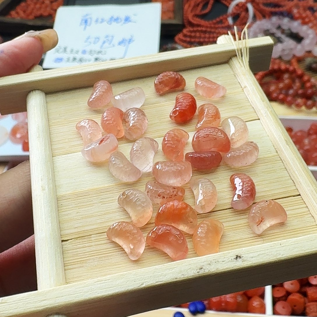 南红玛瑙未镶嵌颈饰随机发10