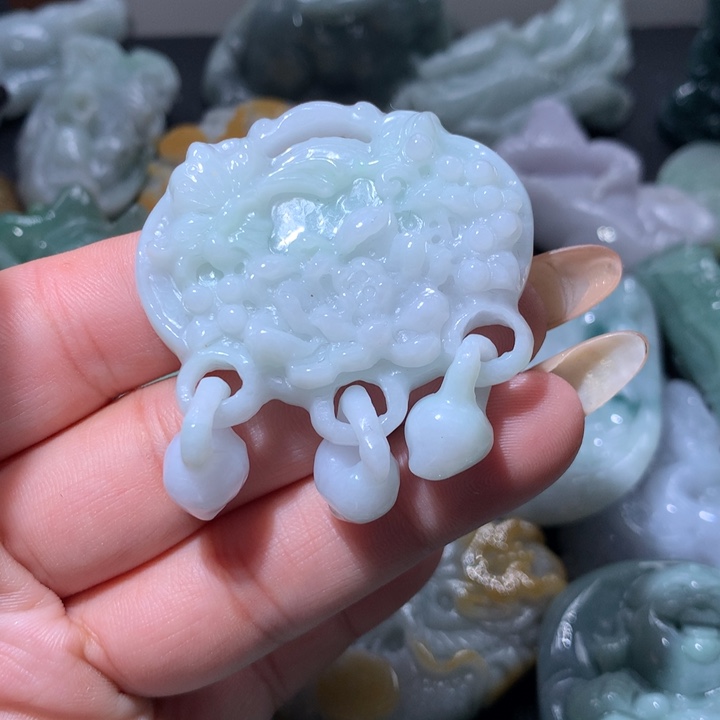 翡翠未镶嵌颈饰保真天然A货翡翠