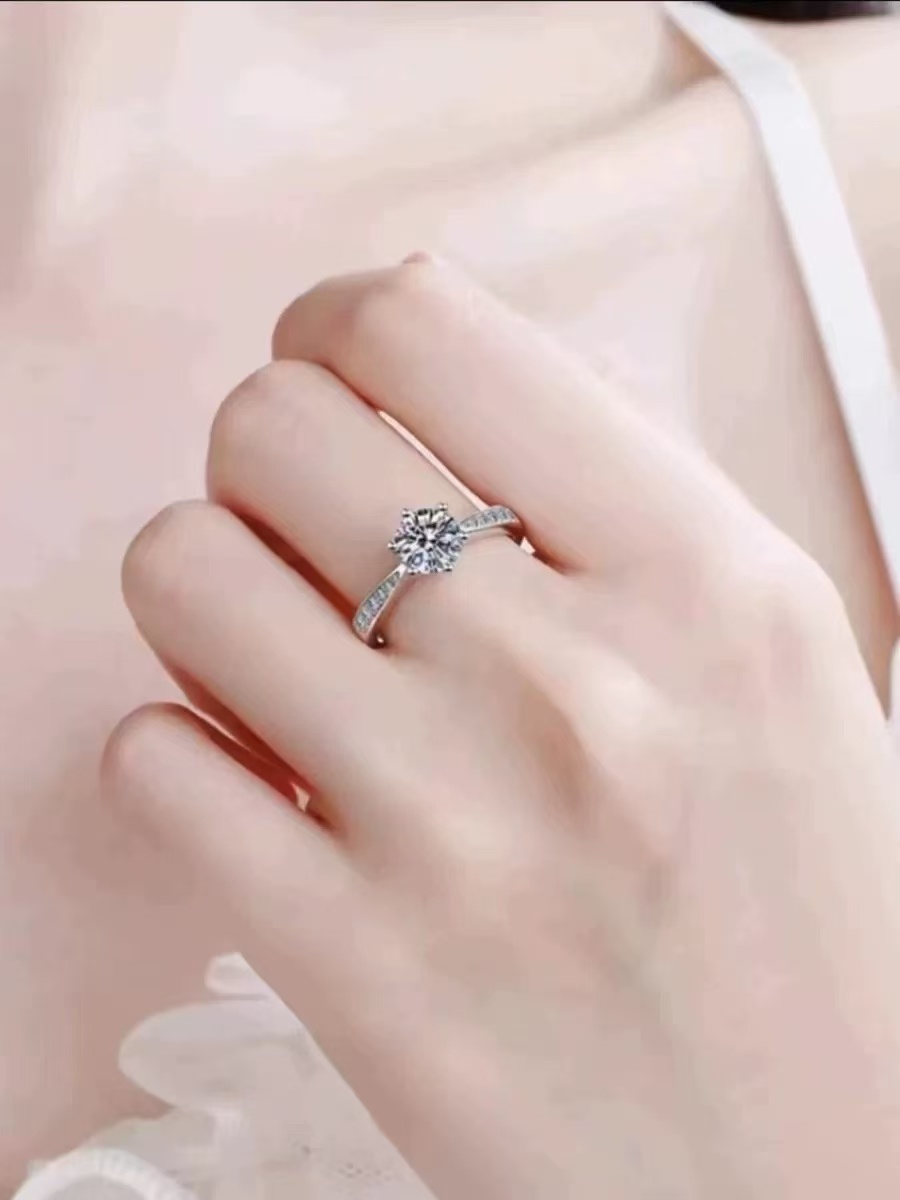 【中非严选】 0.3CT 周家小蛮腰女戒指