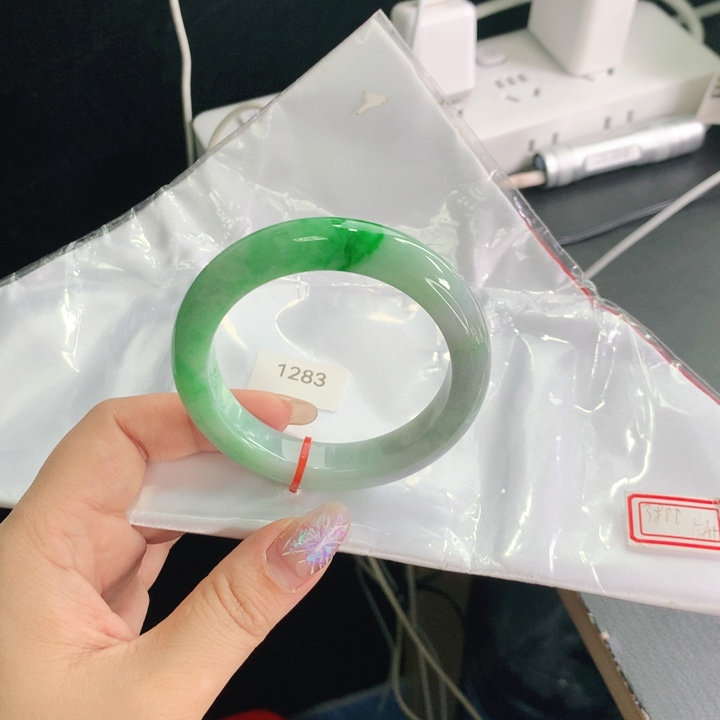翡翠手镯未镶嵌03。