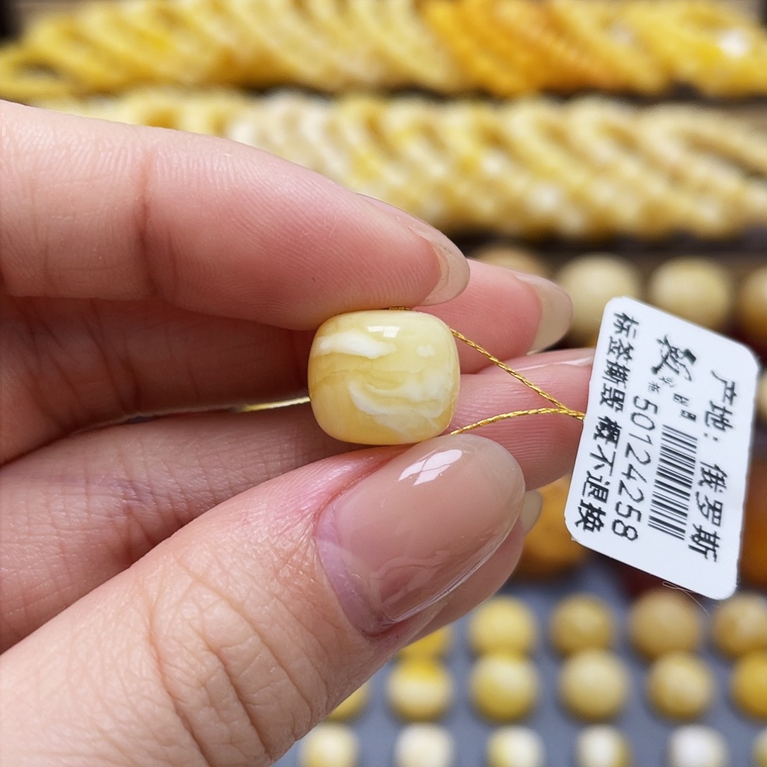 琥珀裸石未镶嵌蜜蜡老型12.2*10.7mm