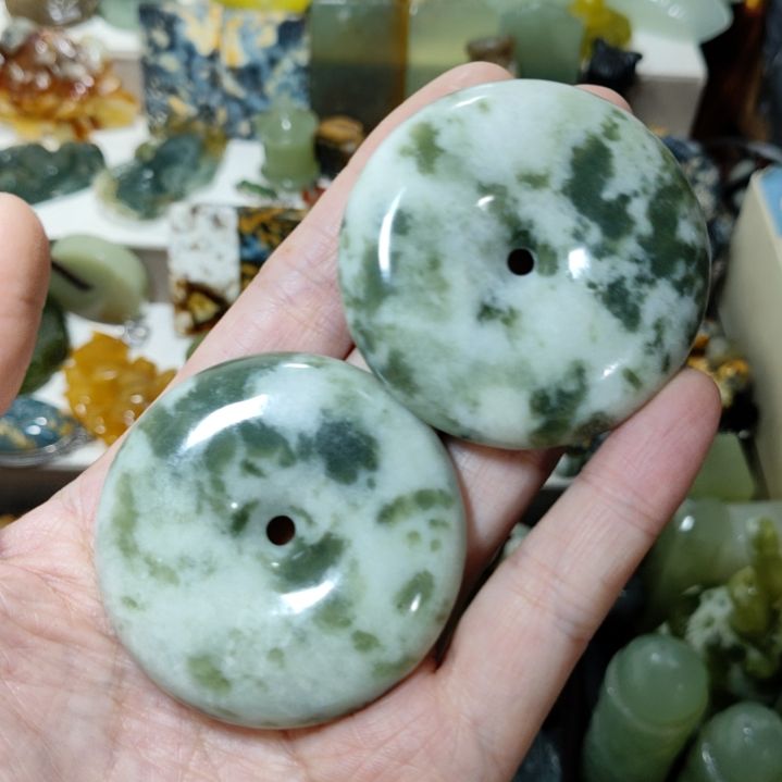 岫玉未镶嵌挂坠款式