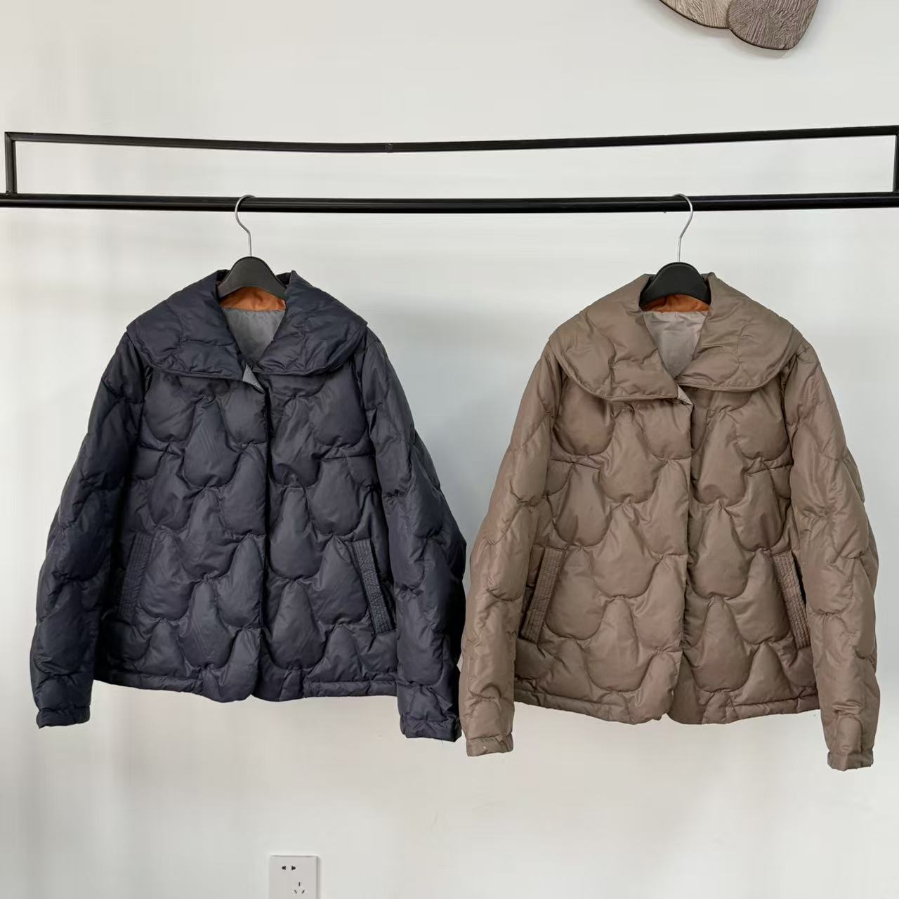 闪闪兒 元 NI*E-TEN*HS 轻奢高级感短款羽绒服20020