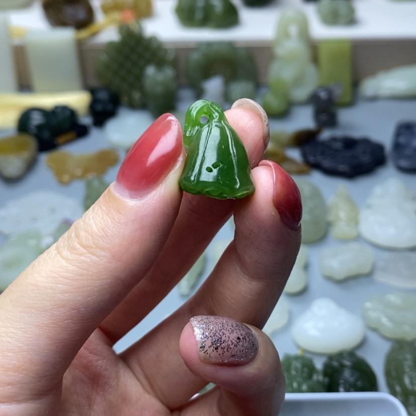 【闪购商品】颈饰未镶嵌和田玉菩*花