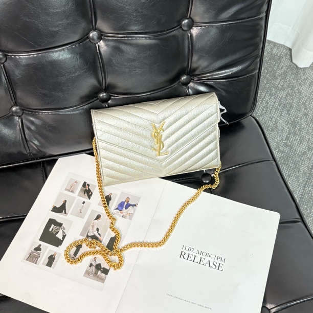 95新 YSL/圣罗兰 香槟金v纹信封斜挎包sy