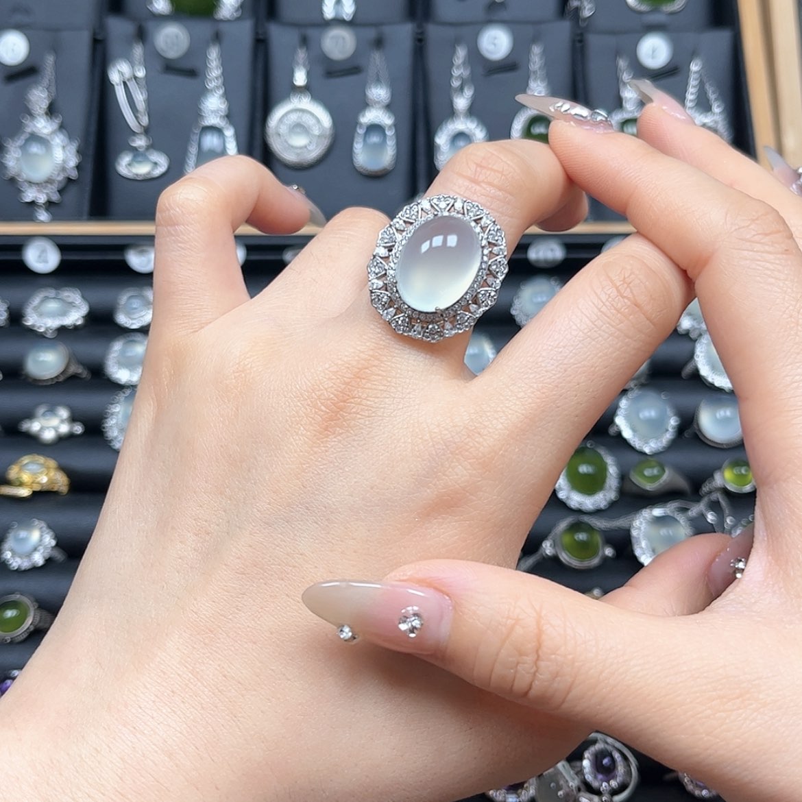 【闪购商品】岫玉戒指银S925镶嵌马*胖