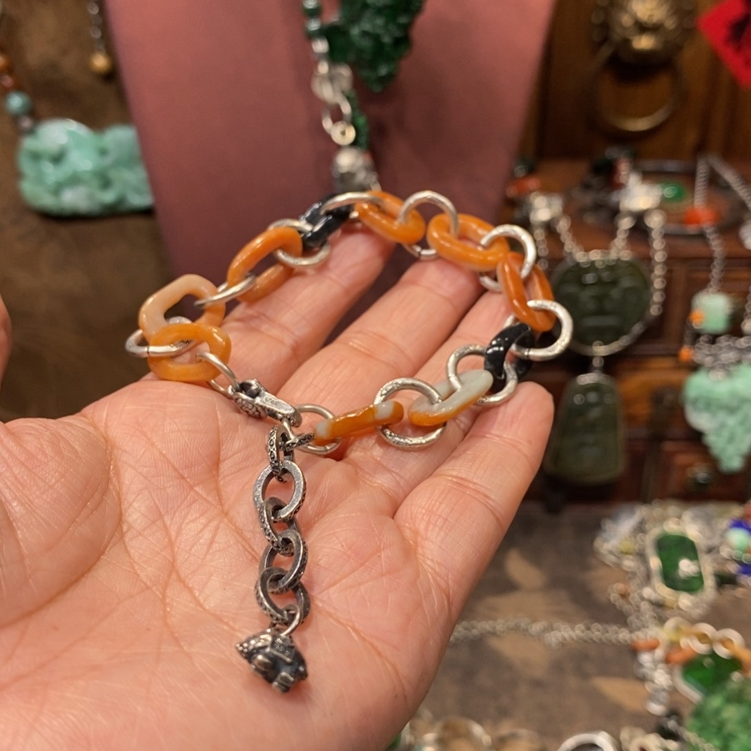 翡翠吊坠(赠链)未镶嵌