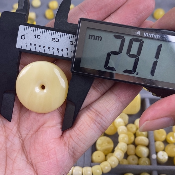 琥珀裸石未镶嵌琥珀