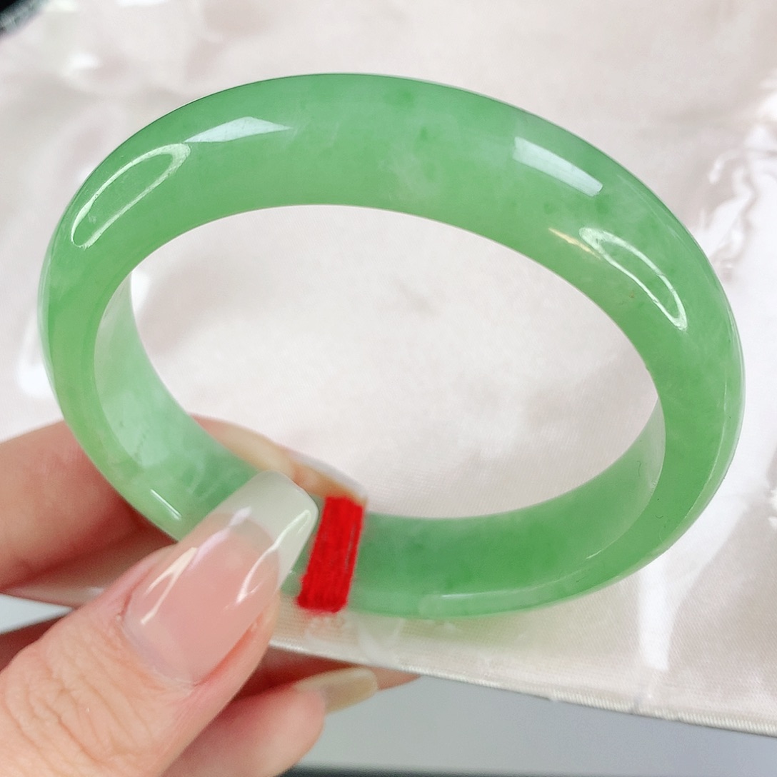 翡翠手镯未镶嵌53圈