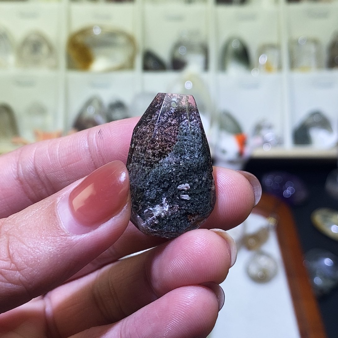 水晶吊坠(不含链)未镶嵌?*炭