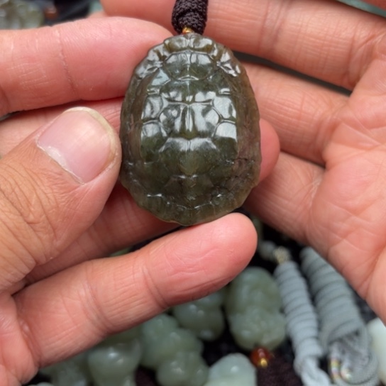 和田玉吊坠未镶嵌