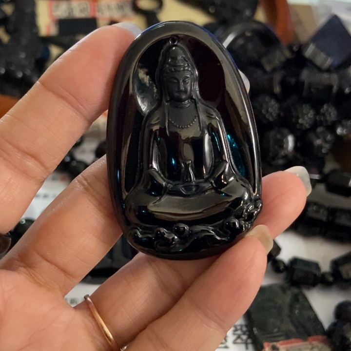 翡翠未镶嵌颈饰微瑕疵大漏