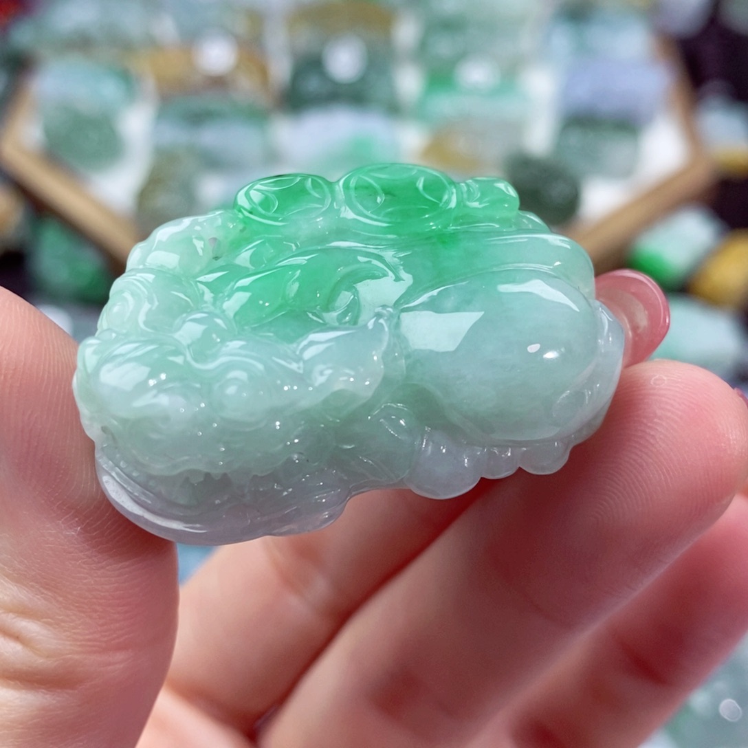 翡翠颈饰未镶嵌天然